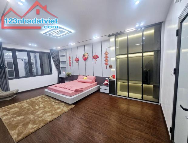 Bán Gấp Nhà Hoàng Văn Thái – Ôtô – Kinh Doanh - DT:40m 5 tầng Giá 6,8 Tỷ - 2