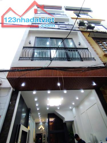 Bán Nhà Quang Trung 5 Tầng 41m, 6PN - Gara ô tô - Thang Máy. Giá 11.4 Tỷ. LH: Hoàng Trung