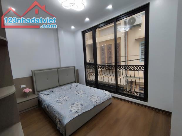 Bán Nhà Quang Trung 5 Tầng 41m, 6PN - Gara ô tô - Thang Máy. Giá 11.4 Tỷ. LH: Hoàng Trung - 3