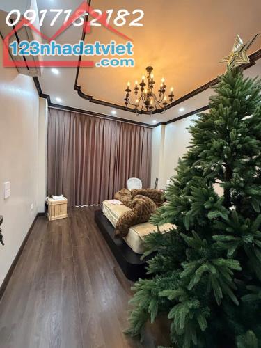Siêu phẩm nhà PHÚC ĐỒNG NGUYỄN VĂN LINH 6 tầng bể cá koi thang máy full nộit thất cao cấp - 3