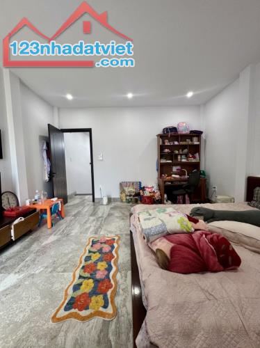♪ Mặt Tiền đường 7.5m Tôn Đản nối dài, 81m2, mê lửng xịn, móng 3 tầng, 3.xx tỵ - 4