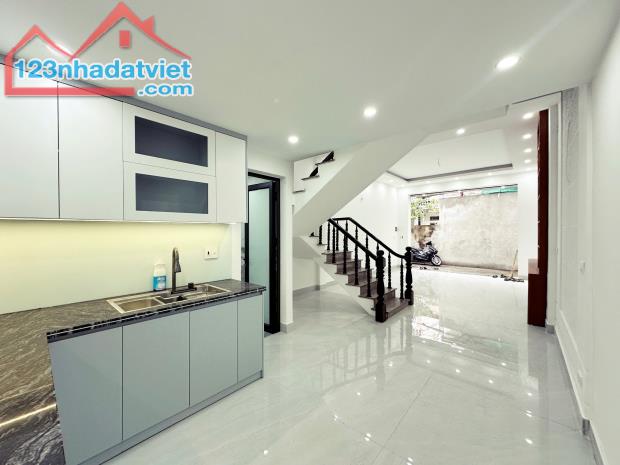 Nhà đẹp phố Trại Lẻ oto tải đỗ tận cửa - 1