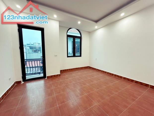 Nhà đẹp phố Trại Lẻ oto tải đỗ tận cửa - 3