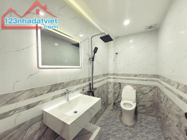Nhà đẹp phố Trại Lẻ oto tải đỗ tận cửa - 4