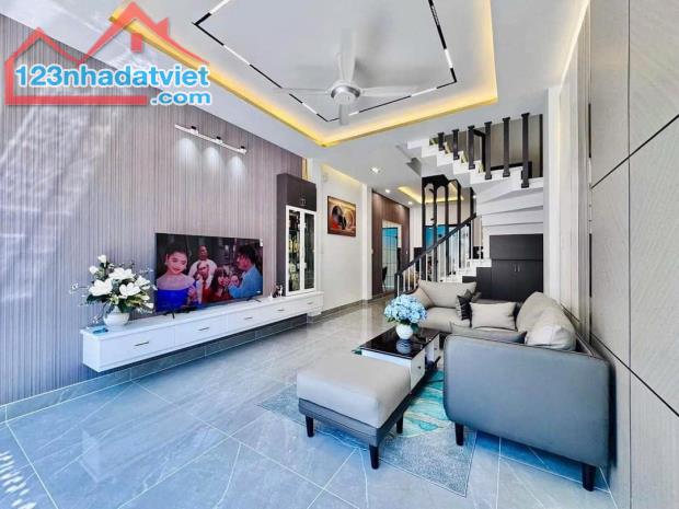 **Bán nhà phường 13, Tân Bình, Hẻm Lê Văn Huân; 5x12 - ngay ga T3 - 1