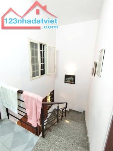 3 LẦU - 4PN - Lê Văn Lương Q7 - Ô TÔ vào nhà - THUÊ 11TR/TH - 4.x TỶ - 2