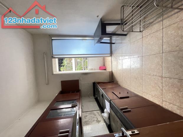 Căn hộ thuộc toà C dự án Lilama 124 Minh Khai. Vị trí trung tâm quận Hai Bà Trưng. Chỉ 5 p - 5