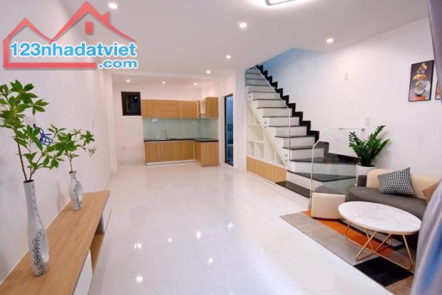 # Nhà K Hoàng Diệu 36m2, kiệt thẳng 1 rẽ, 2 tầng, xinh xắn sạch đẹp ở ngay, 2.4 tỷ