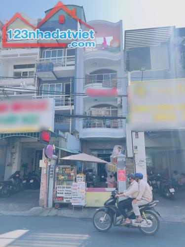 Bán nhà mặt tiền Nguyễn Thị Nhỏ,P.15,Q.11,dt: 3,6 x 17 nhà xây 3 lầu 11 Tỷ 98.