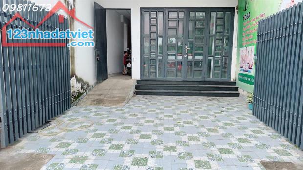 "Cho thuê nhà nguyên căn mặt tiền kinh doanh đường Lã Xuân Oai, Phường Long Trường (Khu - 1