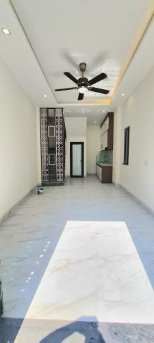 Bán Nhà Yên Bệ Kim Chung, 30m2*5Tầng, Mặt ngõ, lô góc 2 thoáng mặt chỉ 30m ra ôtô dừng đỗ. - 1