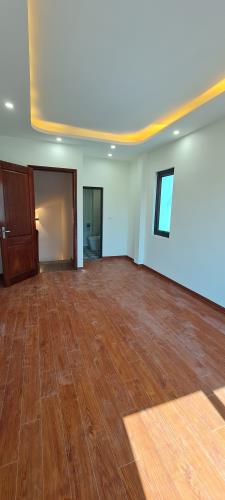 Bán Nhà Yên Bệ Kim Chung, 30m2*5Tầng, Mặt ngõ, lô góc 2 thoáng mặt chỉ 30m ra ôtô dừng đỗ. - 3