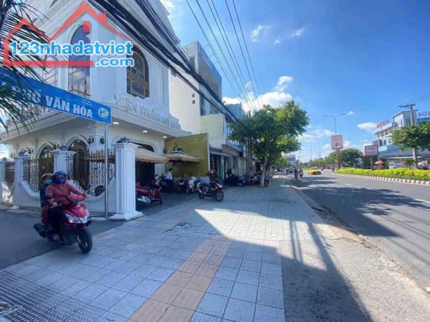 NỀN THỔ CƯ GÓC 2 MẶT TIỀN ĐƯỜNG XE 16 CHỖ HẺM SÂN BIA