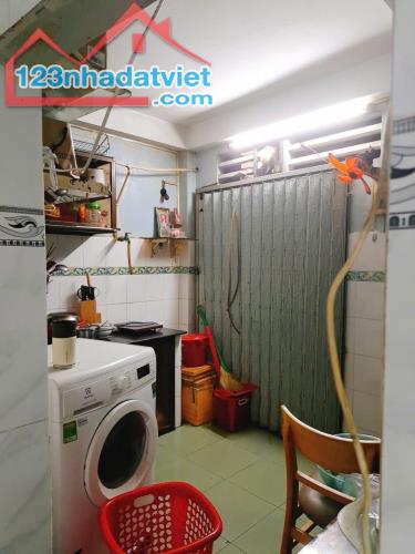 Chính chủ gởi bán gấp nhà 2 mặt hẻm 3m Hàn Hải Nguyên P2 Q11. - 3