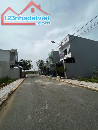 Bán đất Mặt Tiền Rộng đường Tân Chấn Hiệp Q12, Dt 1000m2 Giá 50 Tỷ
