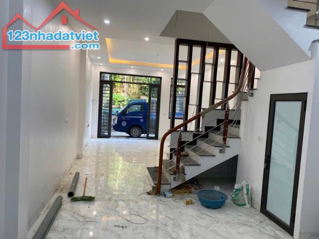 Bán Nhà 3 Tầng Ngõ 20 Cao Xanh. DT:55m2,MT:4.5m.Oto Đỗ Cửa Giá Rẻ !!! - 1