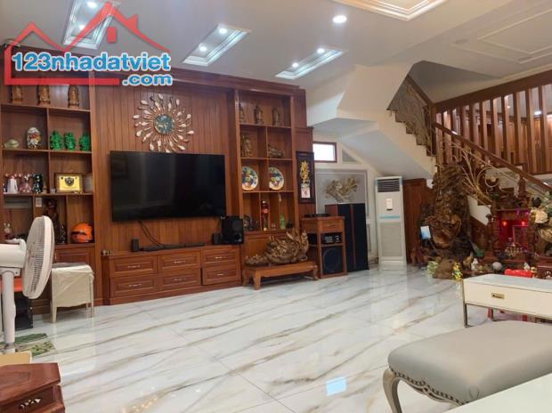SIÊU PHẨM BIỆT THỰ MẶT TIỀN, NỘI THẤT XIN XÒ, 3 TẦNG GẦN QL13, 7X17, CHỈ 17 TỶ. - 5
