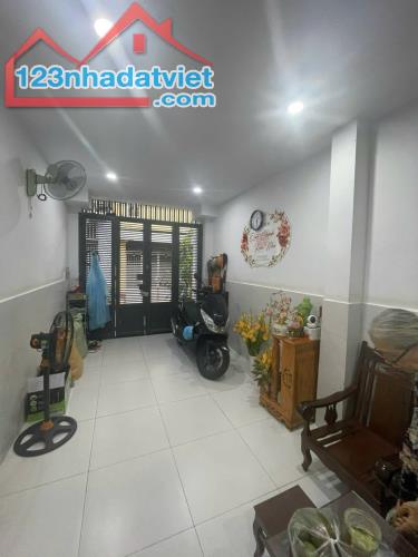 Hạ 500Tr, cần bán gấp nhà mới 3 tầng,hẻm xe hơi Phan Sào Nam,tặng nội thất chỉ 6.2 tỷ, TL - 1