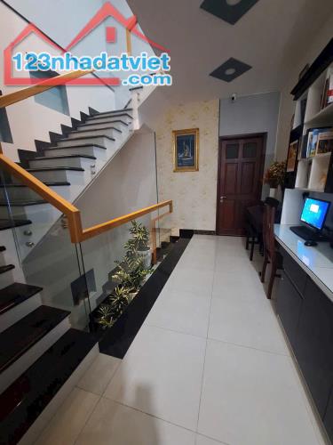 Bán nhà 3 tầng, 60m2 hẻm xe hơi đường số 6, P. Hiệp Bình Phước đối diên Vạn Phúc - 3