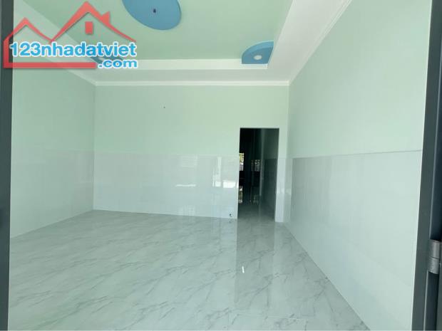 Nhà thành phố Bến Tre, 114m, thổ cư 100%, 2PN, 2WC đường 3m - 2
