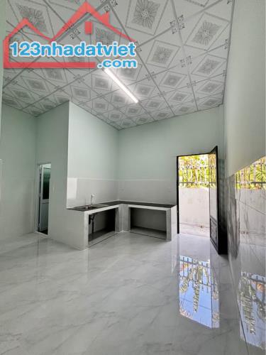 Nhà thành phố Bến Tre, 114m, thổ cư 100%, 2PN, 2WC đường 3m - 4