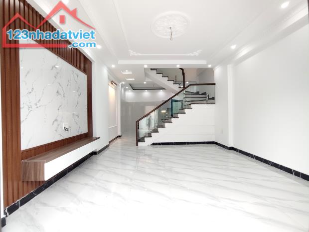 BÁN NHÀ ĐẸP 3 TẦNG MỚI - ĐỘC LẬP - GIÁ CHỈ 1 TỶ 9XX - 1