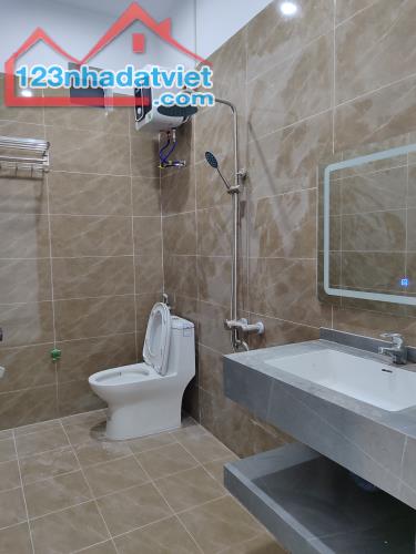 BÁN NHÀ ĐẸP 3 TẦNG MỚI - ĐỘC LẬP - GIÁ CHỈ 1 TỶ 9XX - 4