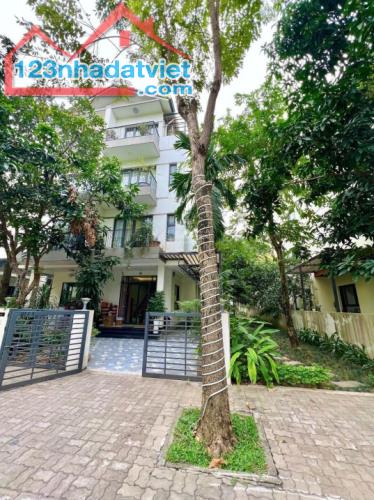 Bán BT tại Vinhomes Thăng Long, 27 tỷ, 154m2, 4 tầng, phong cách tân cổ điển hiện đại
