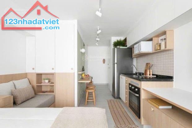 Bán CCMN Cầu Giấy, 220m2, ba gác đỗ cửa, Giá 36,8 tỷ - 2