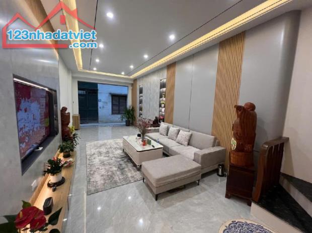 BÁN SIÊU PHẨM – 7 TẦNG THANG MÁY - NGÕ THÔNG - 2 MẶT NGÕ - FULL NỘI THẤT – NHÔ 11 ĐỒNG - 1