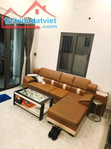 CẦN BÁN: NHÀ ĐẸP 110M2 - TRUNG TÂM THỦ ĐỨC (Q9) - LÊ VĂN VIỆT - 5,7 T (TL) - 2