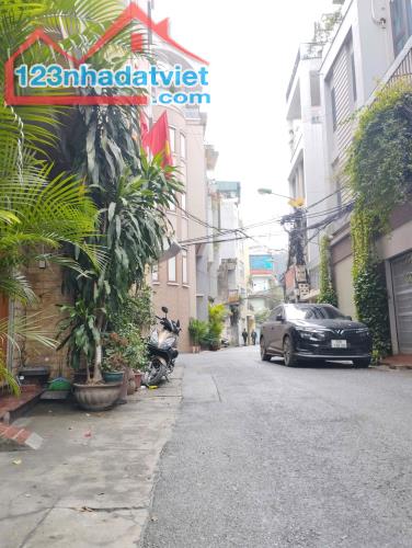 Bán Nhà Mặt Phố Yên Lạc Hai Bà Trưng 55m4T MT5m LÔ GÓC 2 THOÁNG 16,2 Tỷ Yên Lạc.
