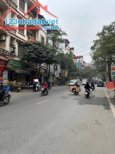 CỰC HIẾM- MẶT PHỐ VIP- Phố Chiến Thắng (Trần Phú) 105m2/7 Tầng/ MT 5m 35 Tỷ, Sổ đẹp nở hậu