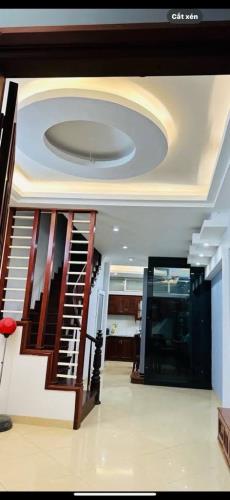 Nhà đẹp Cầu Giấy, Thang máy, Thoáng sáng, gần ô tô 46,5m2, 5 tầng, 9,9 Tỷ - 1