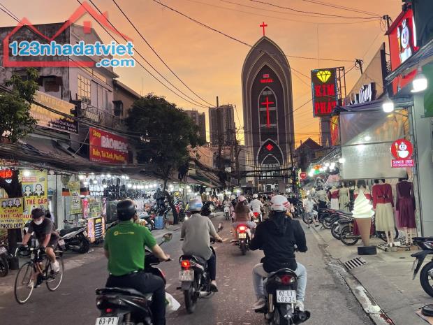 BÁN NHÀ MẶT TIỀN Q.7 - BÙi VĂN BA - DT 28m2 - Giá 5tỷ thương lượng - 1