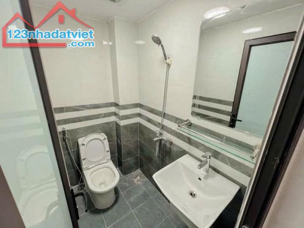BÁN N NHÀ  PHỐ MINH KHAI 32 m  - NGÕ THÔNG - KINH DOANH - FULL NỘI THẤT XỊN XÒ . NHỈNH 6 - 4