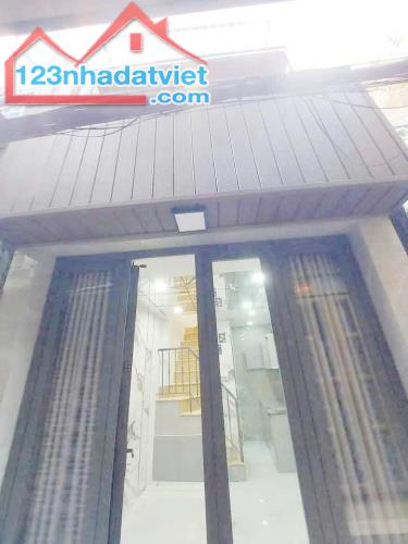 Bình Đông 25M2 2 tầng , ngang 4.7 dài 5.5 giá 1.999 tỷ Phường 14 Quận 8