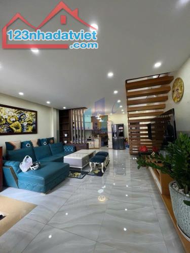Bán Nhà mặt tiền đường An Sơn, Phường 4, Đà Lạt 140mv