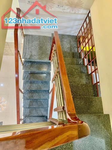 # Nhà Trưng Nữ Vương kiệt khá thẳng, 37m2, 2 tầng 2 mê đúc cứng, tâm huyết, 2.55 tỷ - 2