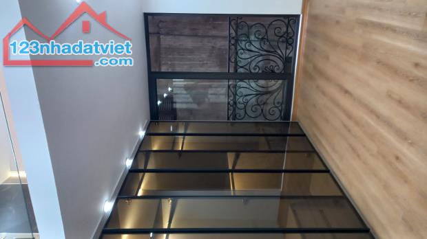 Bán nhà Hào Nam nhà đẹp thiết kế hiện đại 6 tầng thang máy nhập khẩu full nội thất 30m gi - 1