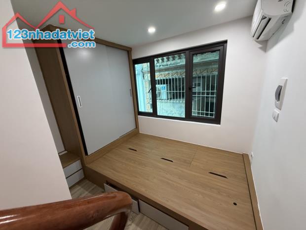 Bán nhà Thịnh Quang nhà đẹp ngõ thông rất gần phố ,trước nhà rộng thoáng 15m 5 tầng giá 3 - 1