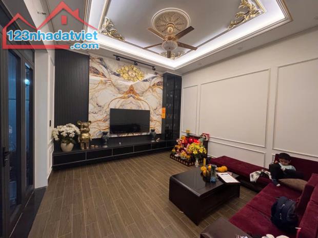 BÁN NHÀ PHỐ BÁT KHỐI - LÔ GÓC - NHÀ ĐẸP - TIỆN ÍCH ĐẦY ĐỦ - 40M2 GIÁ 6,5 TỶ