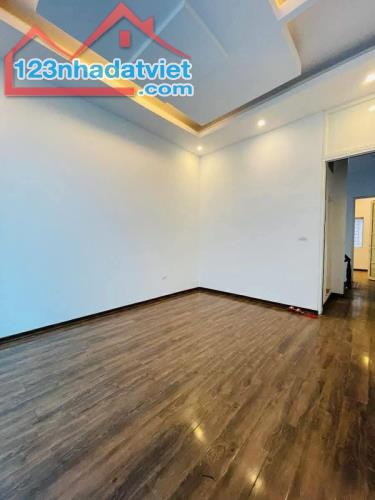 Bán nhà đẹp 46m2 3tầng mặt tiền 4.1m 8.95 tỷ phố Lạc Long Quân Tây Hồ - 2