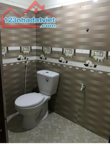 Bán dãy trọ đường Phó Đức Chính. DT:254m . Ngang 10m . Dòng tiền 20tr/tháng