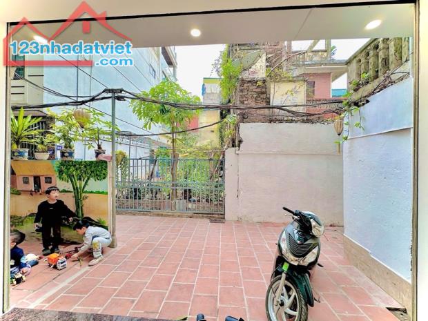 Bán nhà Trương Định, Hai mặt ngõ siêu thoáng, trước nhà rộng gần 5m, DT 36m2 giá 6.6 tỷ