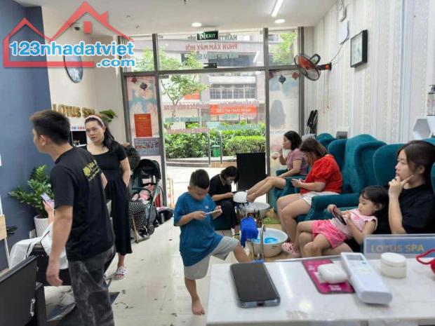 CHÍNH CHỦ CẦN SANG TIỆM NAIL - TÓC - GỘI TÂN PHÚ