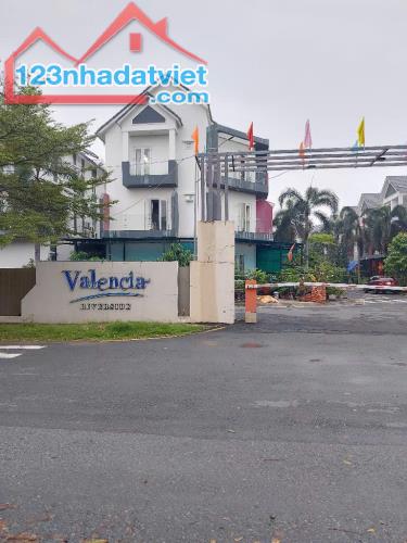 ĐẤT MT BIỆT THỰ VALENCIA, DT 200M²,  VIEW SÔNG RẠCH CHIẾC, NGAY BẾN DU THUYỀN - 3