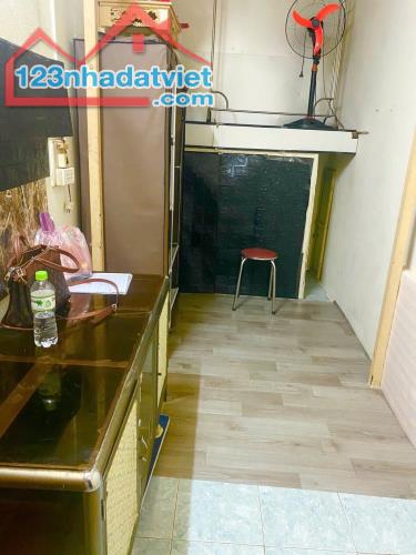 SIÊU HIẾM-CHỈ 1,5 TỶ CÓ NHÀ SỔ ĐỎ ĐỐNG ĐA 2PN, RA OTO CHỈ 5M, NGÕ 3 GÁC 11m2x3TẦNG - 2