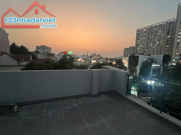 Bán Khách sạn Nguyễn Thị Định, Bình Trưng Tây, Q2, HCM giá siêu hời 18,5 tỷ, 139m2