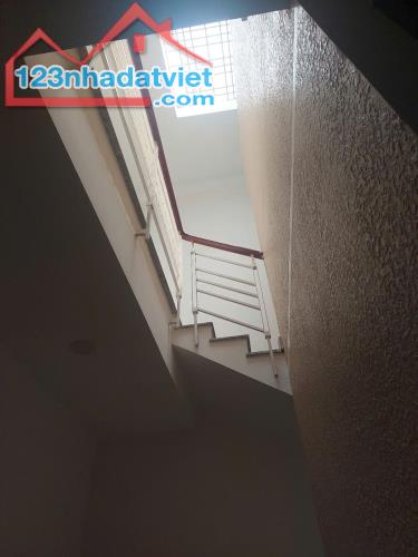 Bán Khách sạn Nguyễn Thị Định, Bình Trưng Tây, Q2, HCM giá siêu hời 18,5 tỷ, 139m2 - 1